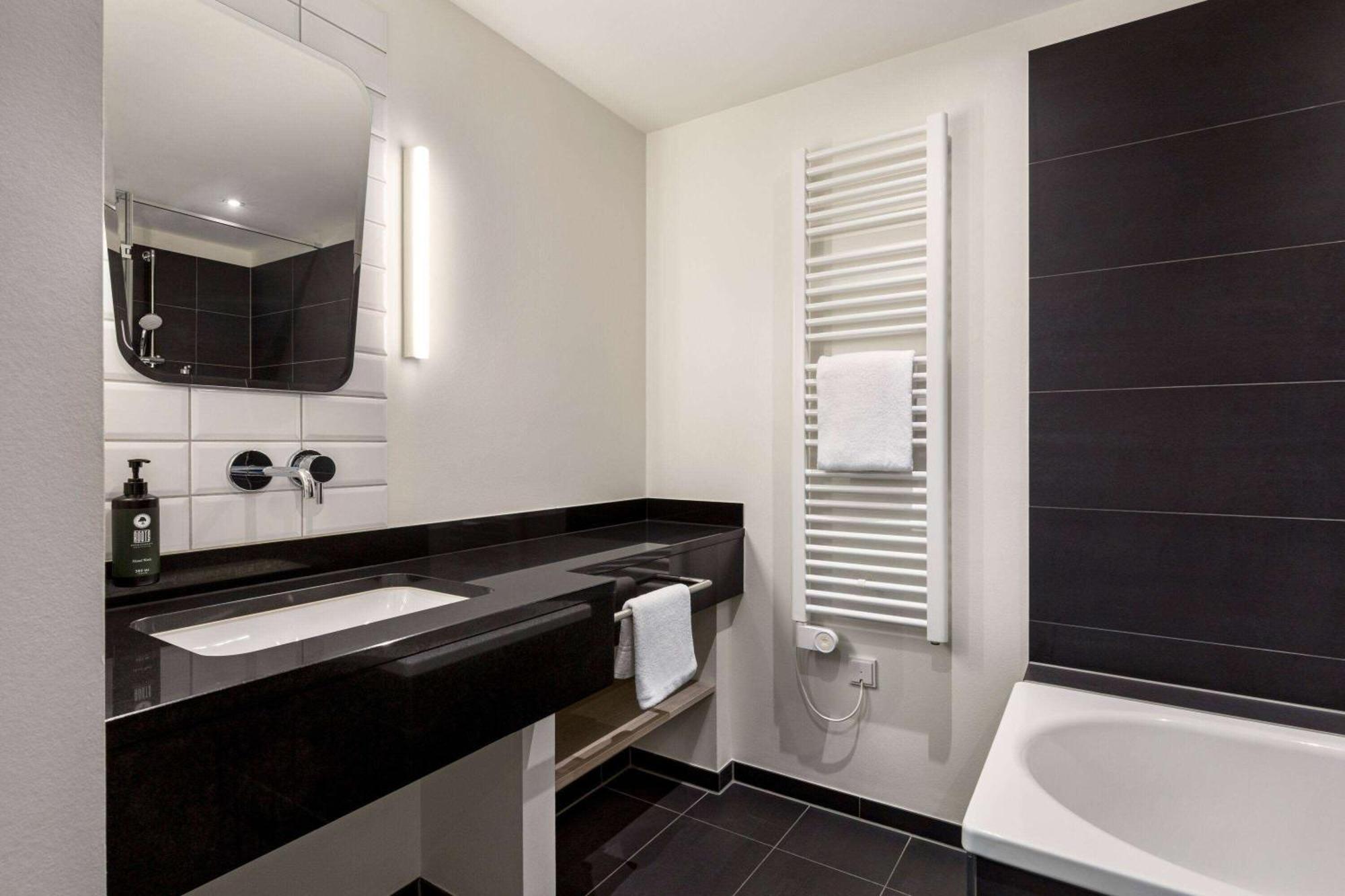 Vienna House Easy By Wyndham Osnabrueck City & Apartments Экстерьер фото